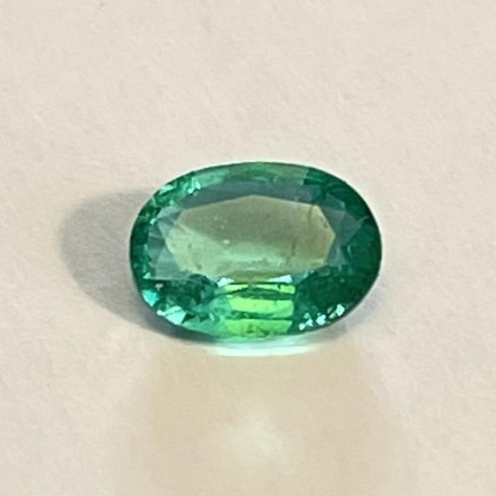 Excellent Vivid Natural Beryl Emerald 0.60 carats - Picture 1 of 10